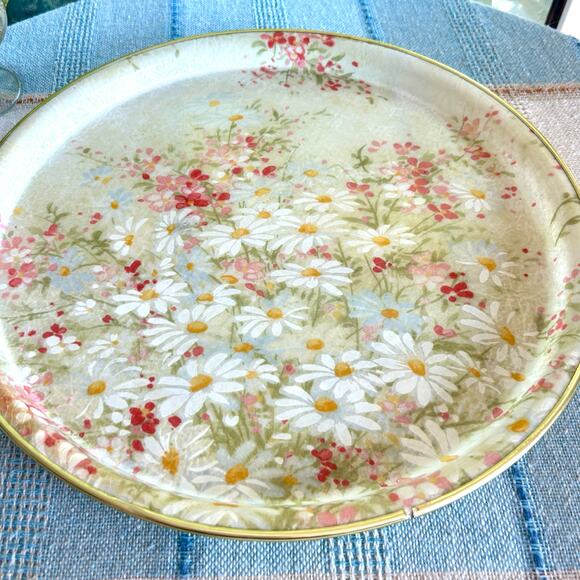 Vintage Fiberglass Serving Tray with Daisy Floral Design – 13.25” Round - Picture 6 of 10